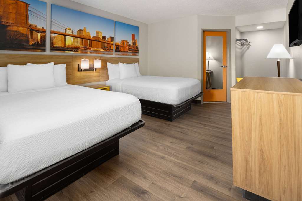 Days Inn & Suites by Wyndham Albany - photo 14