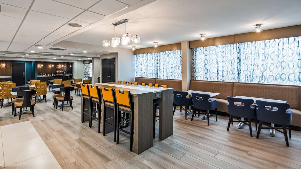 Best Western Plus Bloomington East Hotel - photo 6