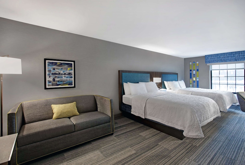 Hampton Inn Westfield - photo 19