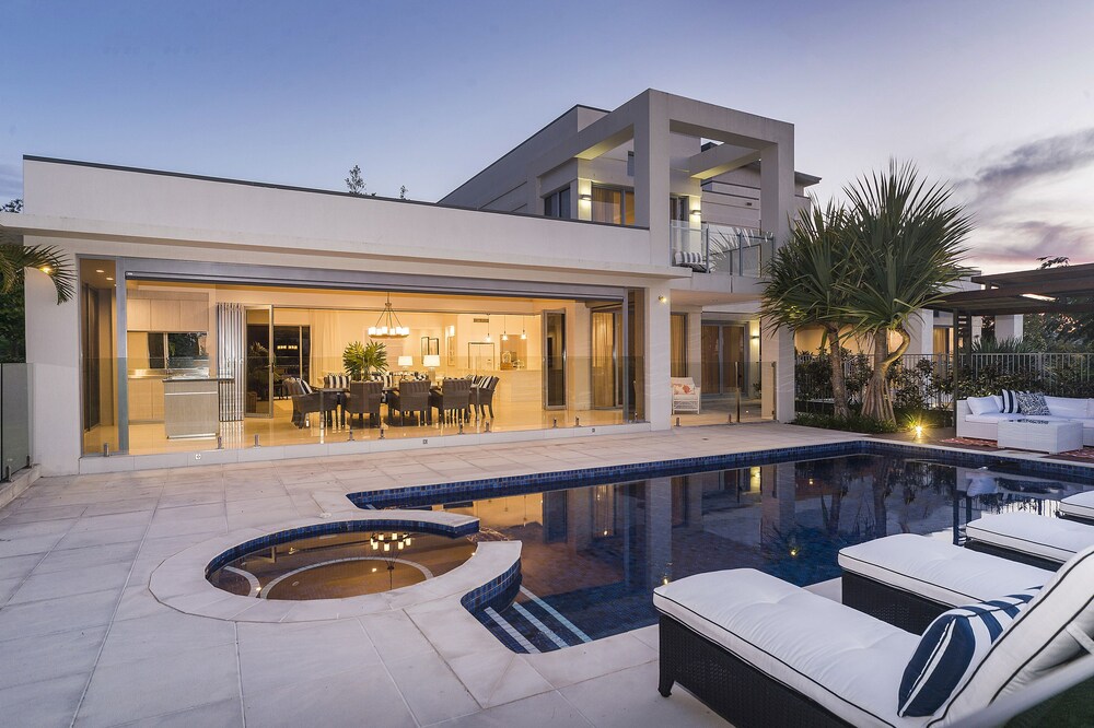 The Park House — 4-Star Luxury Hotel in Hope Island, Australia