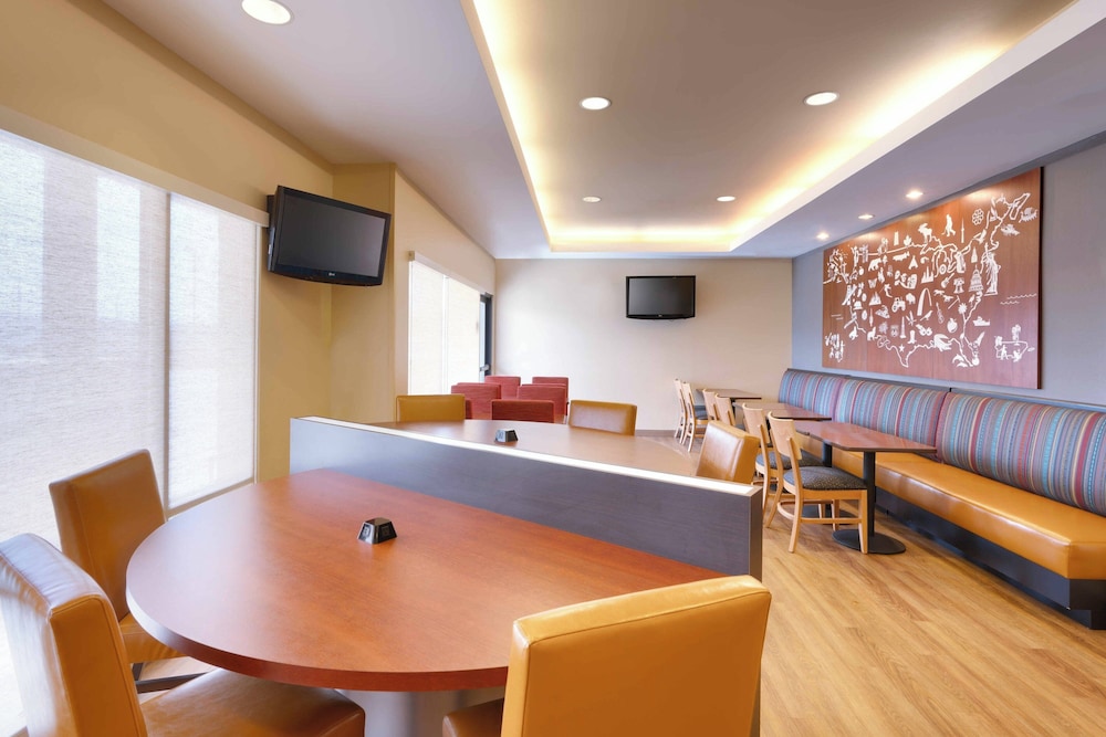 TownePlace Suites by Marriott Elko - photo 3