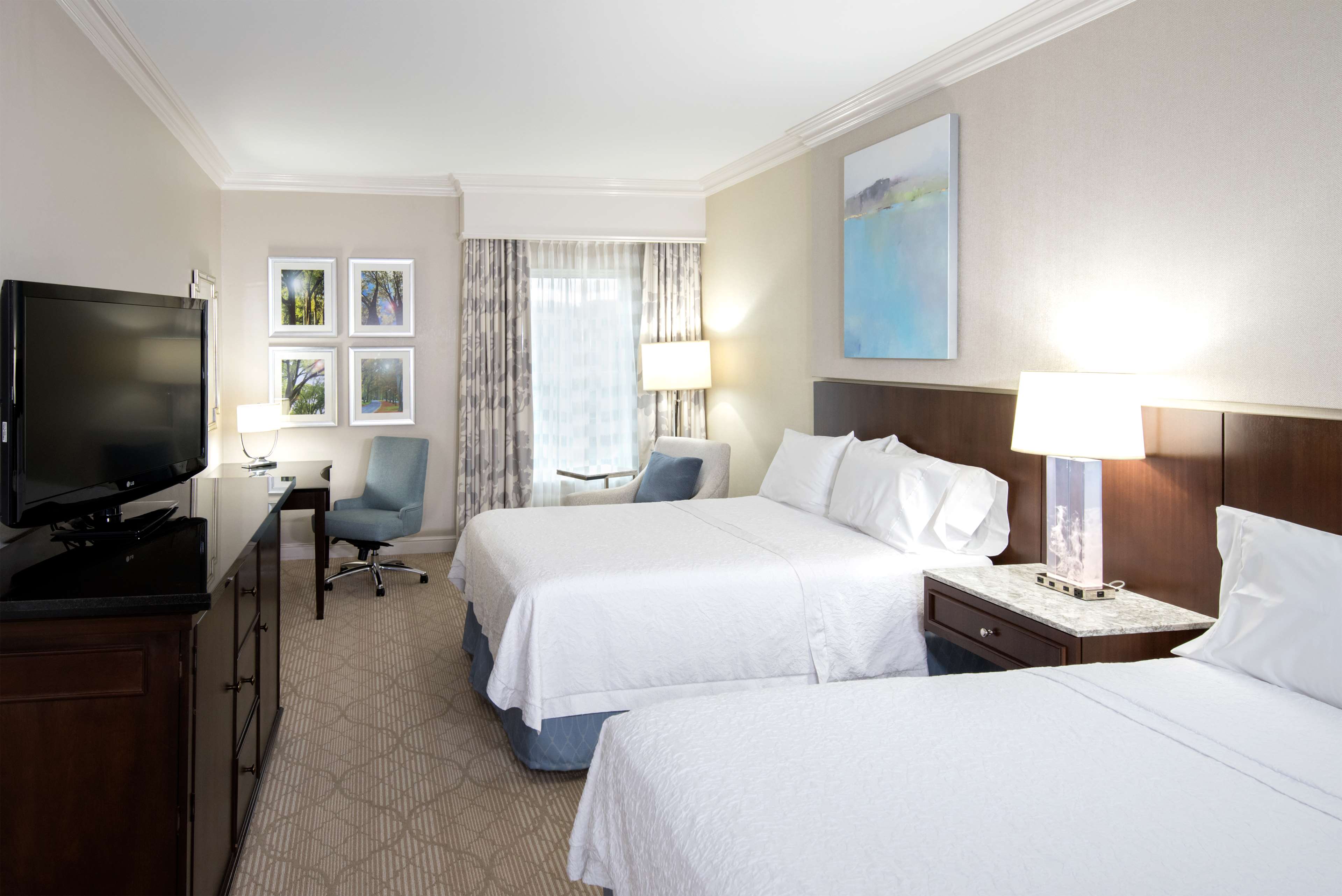 Hampton Inn & Suites Charlotte SouthPark at Phillips Place - photo 28