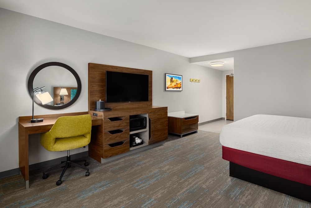 Hampton Inn by Hilton Carefree - photo 23