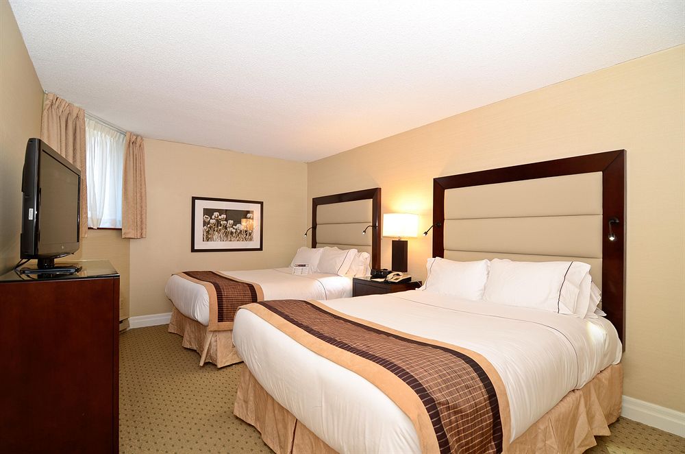 Albert At Bay Suite Hotel in Ottawa, Canada