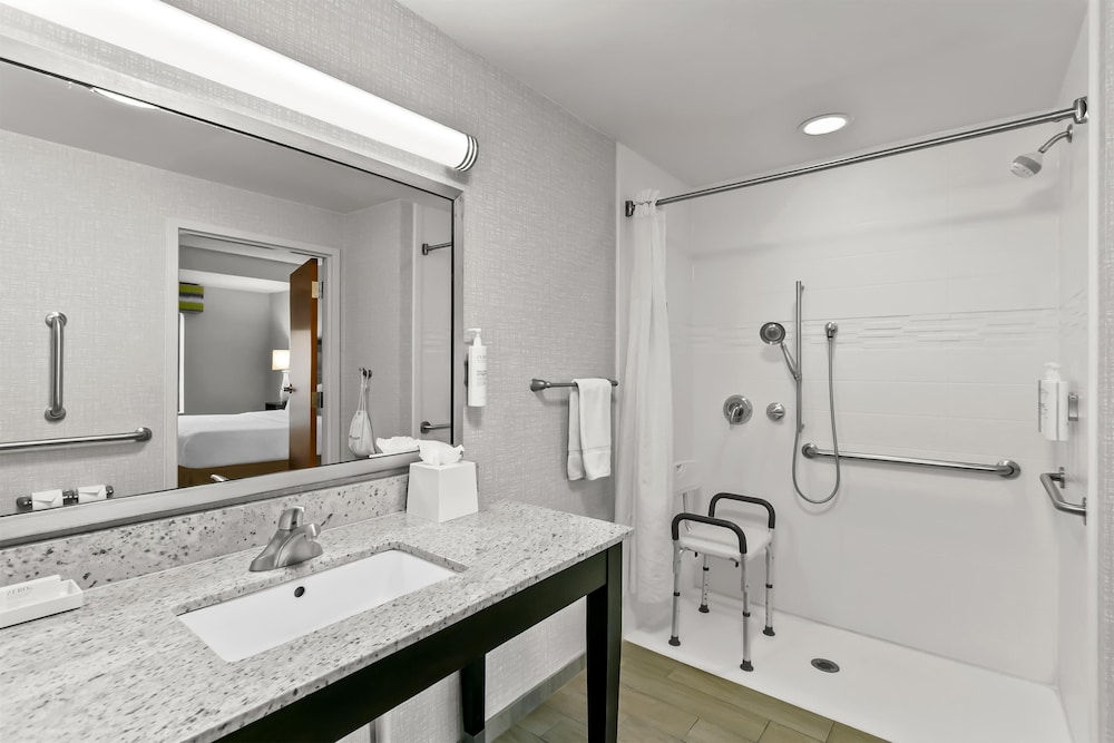 Hampton Inn & Suites Baltimore Woodlawn - photo 35