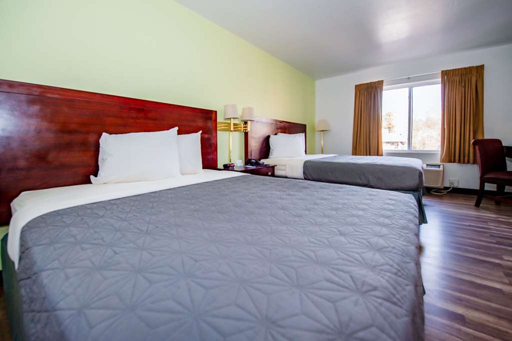 Rodeway Inn Central Colorado Springs - photo 28