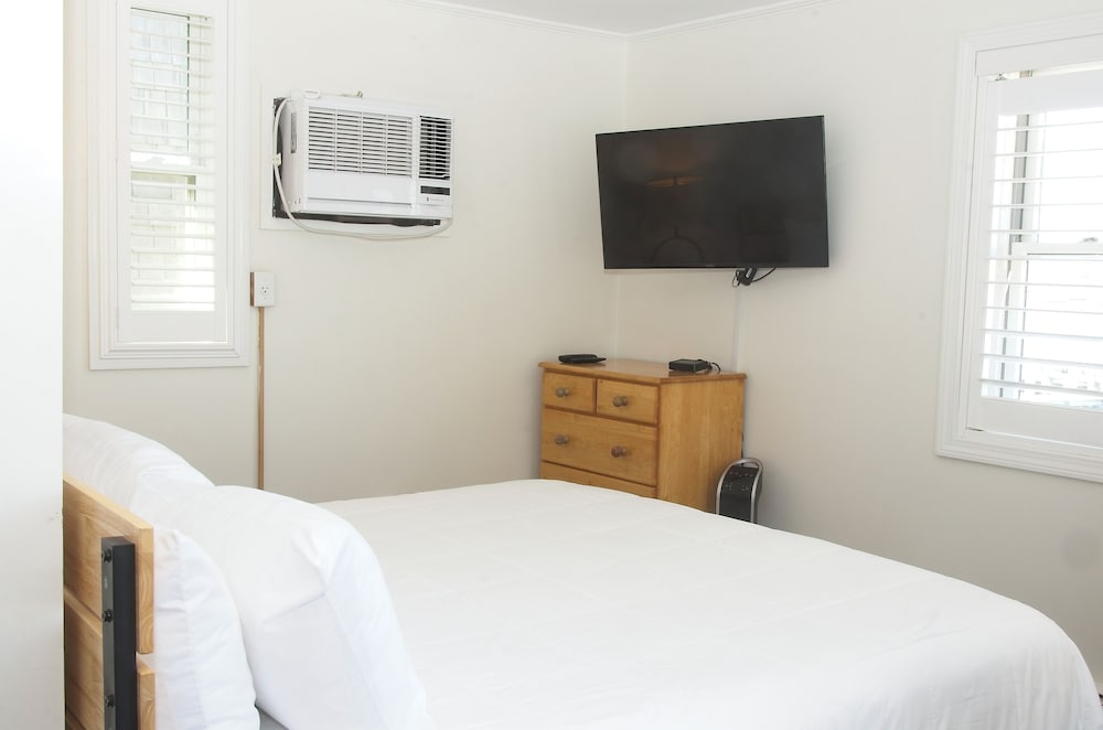Vineyard Harbor Motel Private Beach - photo 157