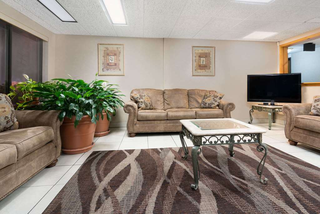 Days Inn by Wyndham St Cloud - photo 2