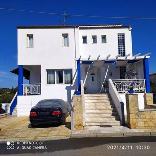 Vasia's maisonette — 4-Star Luxury Hotel in Nea Fokaia, Greece