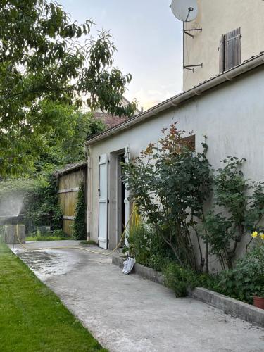 Endroit charmant — hotel in Coulommiers