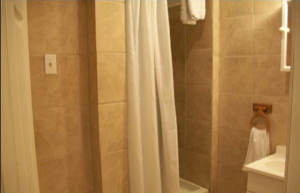 Clarysville Motel - photo 29
