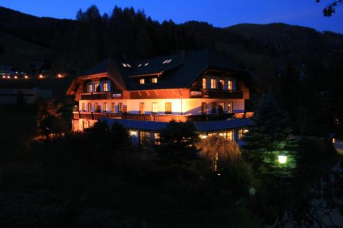 Appartements Oswaldeck — 4-Star Luxury Hotel in Bad Kleinkirchheim, Austria