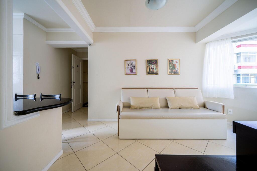 2 Bedroom apt 100m From th Central Beach BC Edg402