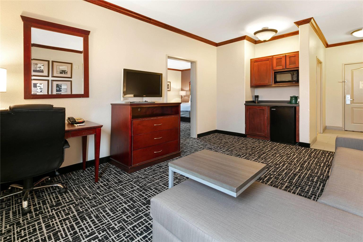 La Quinta Inn & Suites by Wyndham Lindale - photo 22