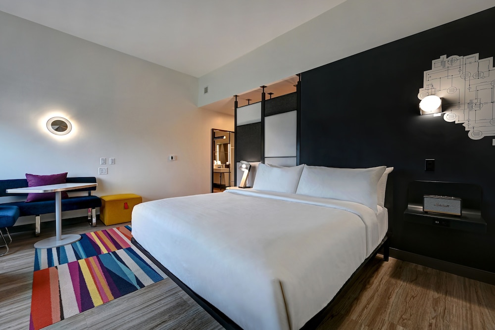 Aloft Mooresville - photo 2