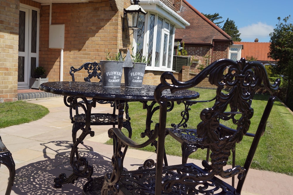 Vale View Sleeps 6 Pets Ok Garden Parking — hotel in Melton Mowbray