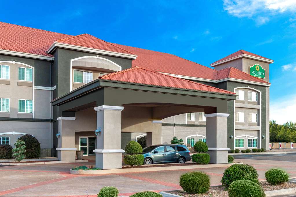 La Quinta Inn & Suites by Wyndham Tucumcari - photo 2
