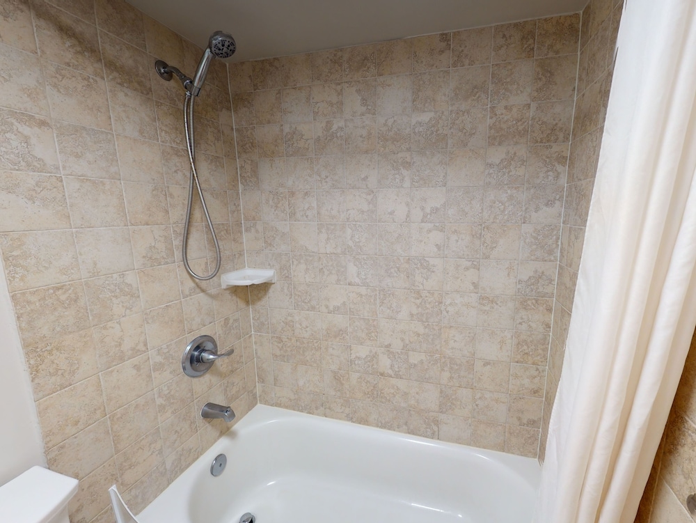 Waikiki Banyan High Level Condo with Private Lanai by Koko Resort Vacation Rentals - photo 79