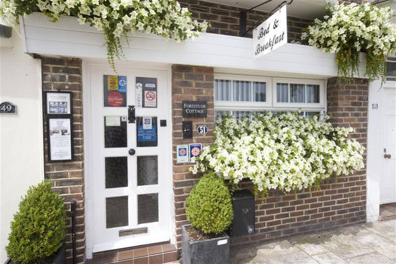 Fortitude Cottage — 4-Star Luxury Hotel in Portsmouth, United Kingdom