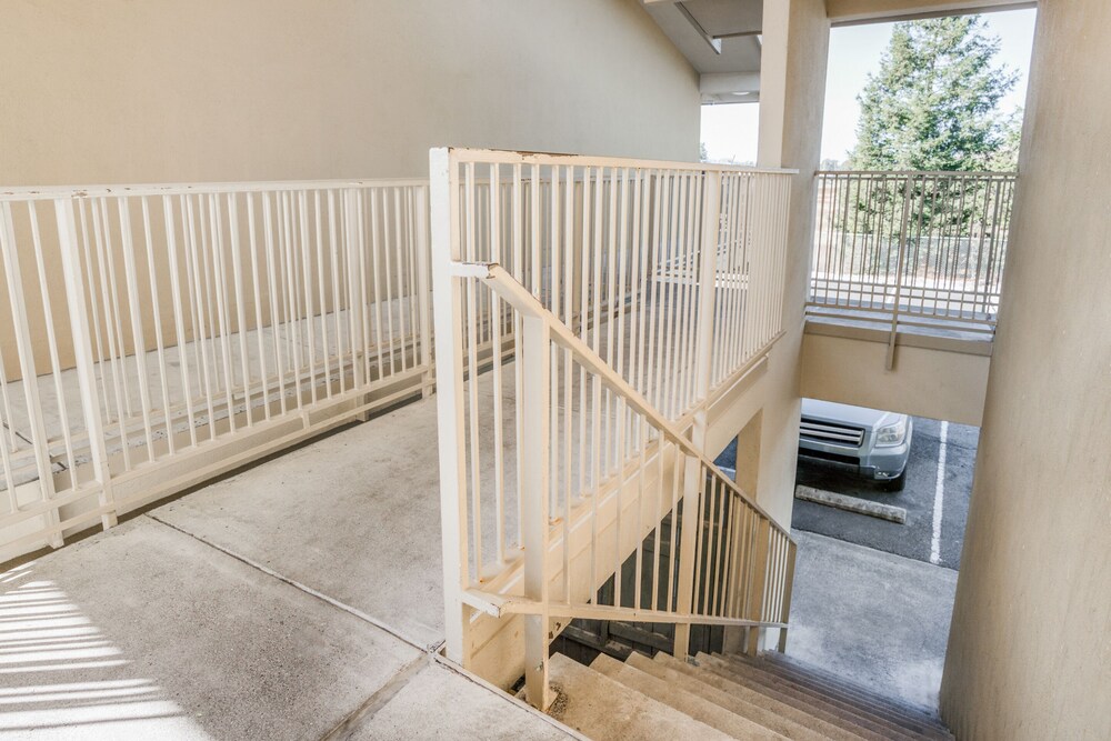 Americas Best Value Inn and Suites - photo 19