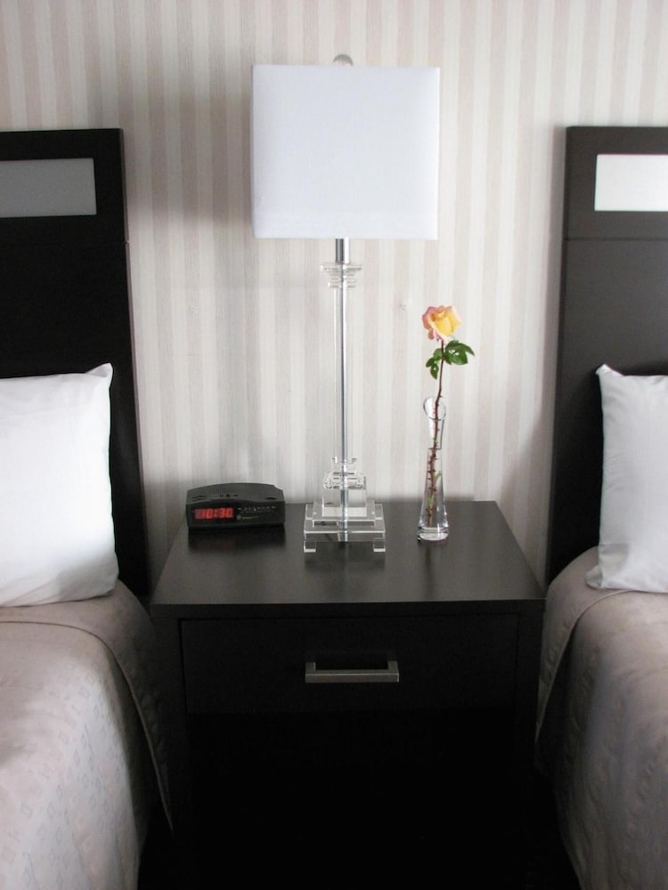 Parkside Inn Bridgeview - photo 15