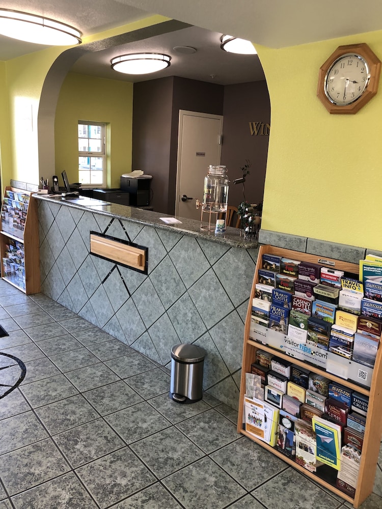 Cloverdale Wine Country Inn & Suites - photo 3