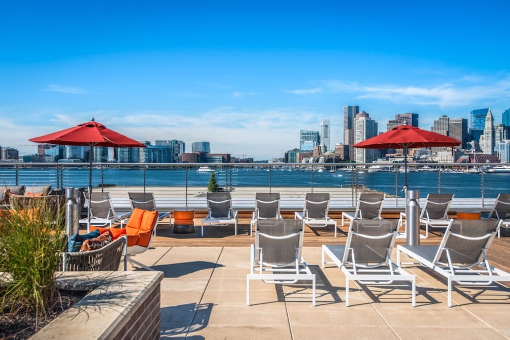 Global Luxury Suites East Boston - photo 61