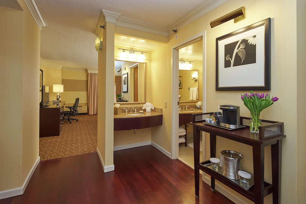Hilton Raleigh North Hills - photo 14