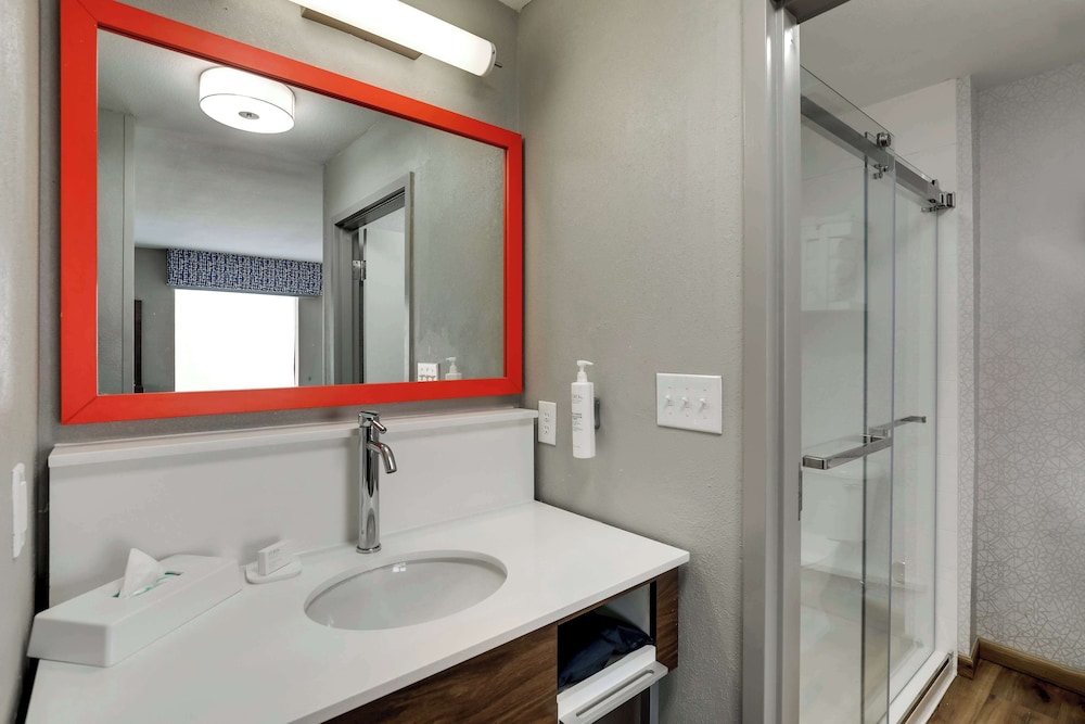 Hampton Inn & Suites St. Louis Edwardsville - photo 48