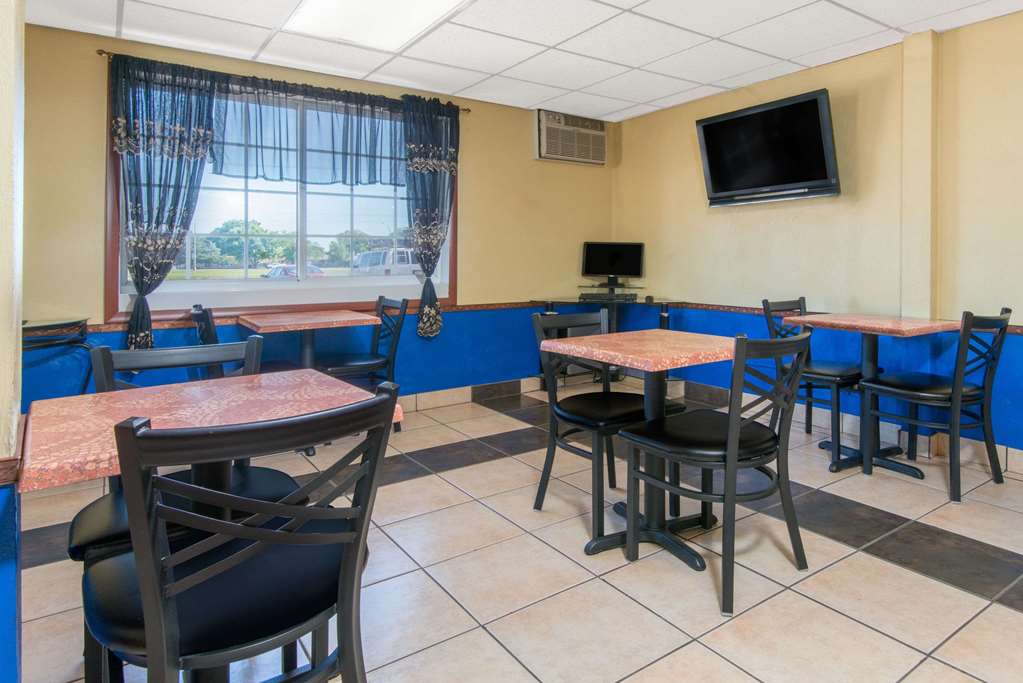 Days Inn by Wyndham Great Bend - photo 15
