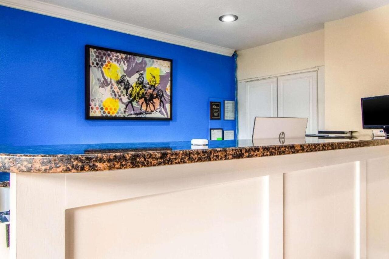 Rodeway Inn & Suites Houston near Medical Center - photo 5