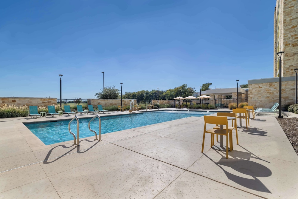 Home2 Suites by Hilton Plano Richardson - photo 30