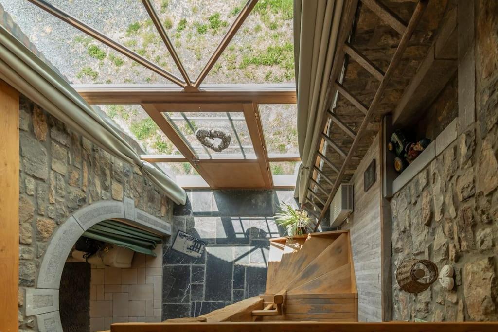 Les 4 bras Maison de vacances — 4-Star Luxury Hotel in Beauraing, Belgium