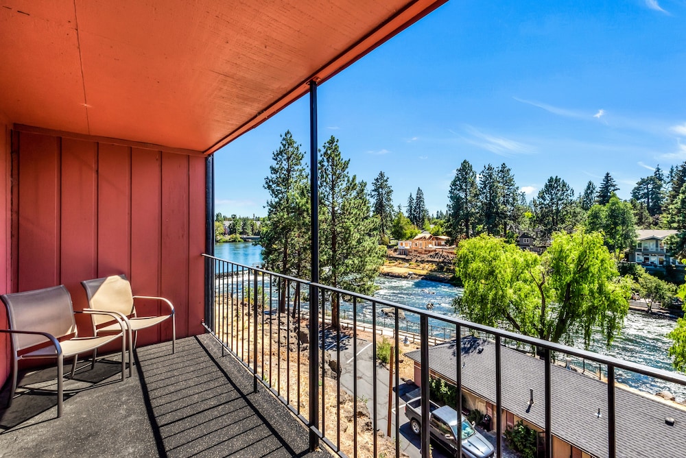Bend Riverside Inn & Suites - photo 275