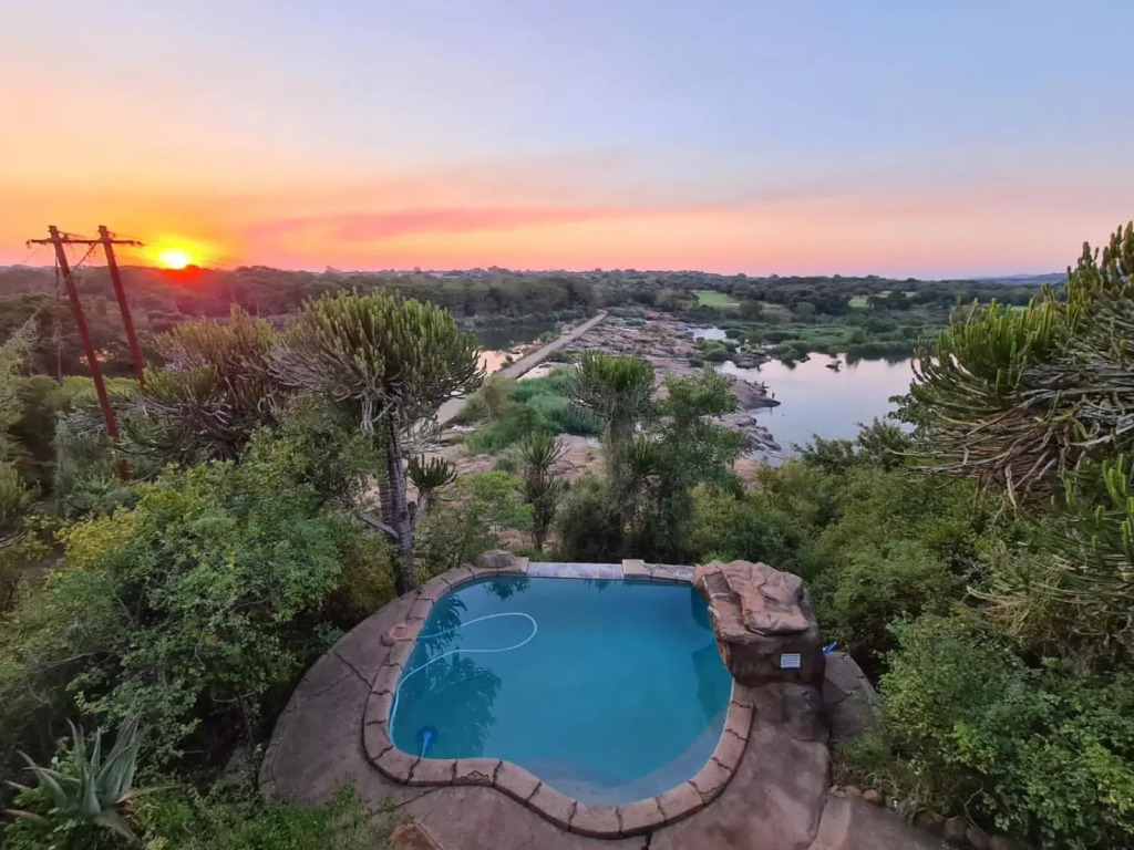 River Hill Lodge — 4-Star Luxury Hotel in Komatipoort, South Africa