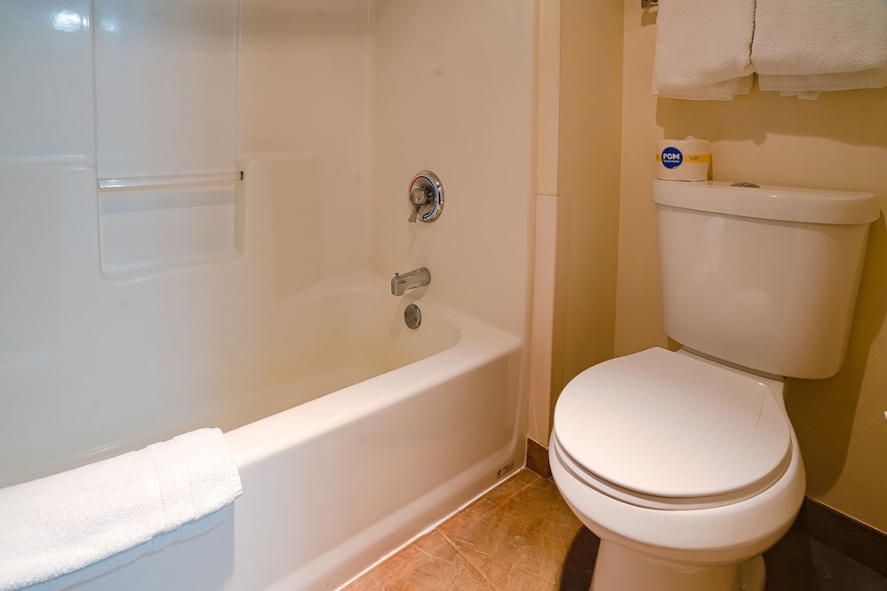 OYO Hotel Redwood Falls near Jackpot Casino - photo 38
