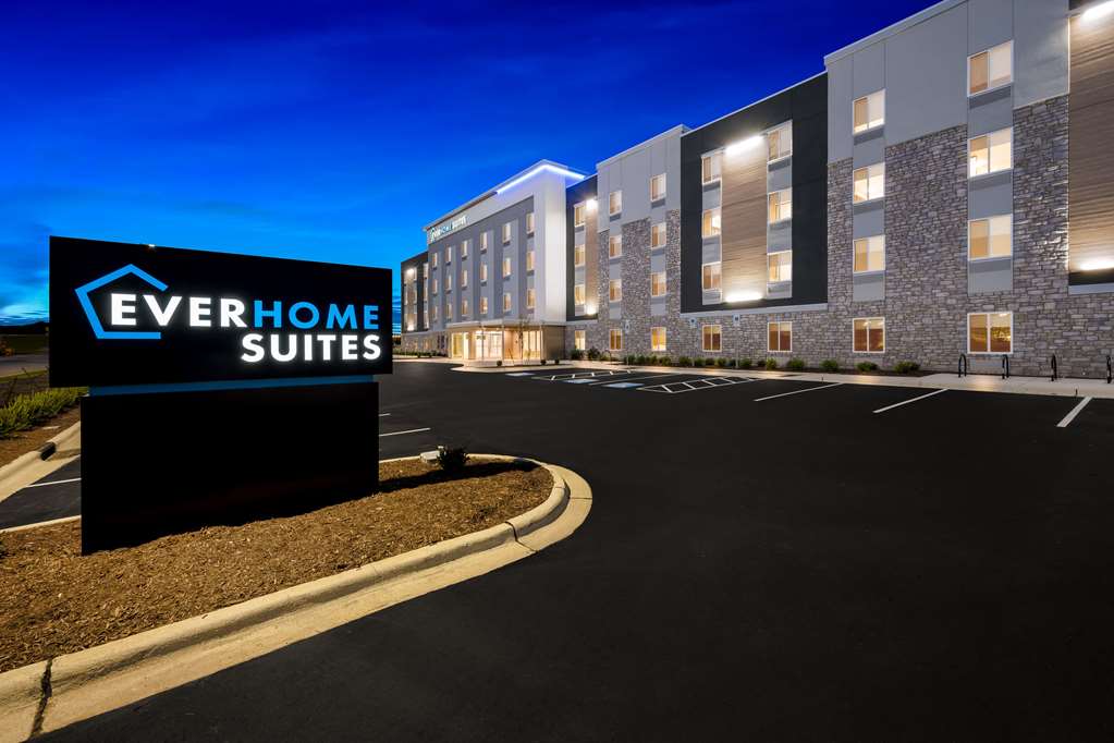 Everhome Suites Fayetteville near Fort Bragg - photo 7