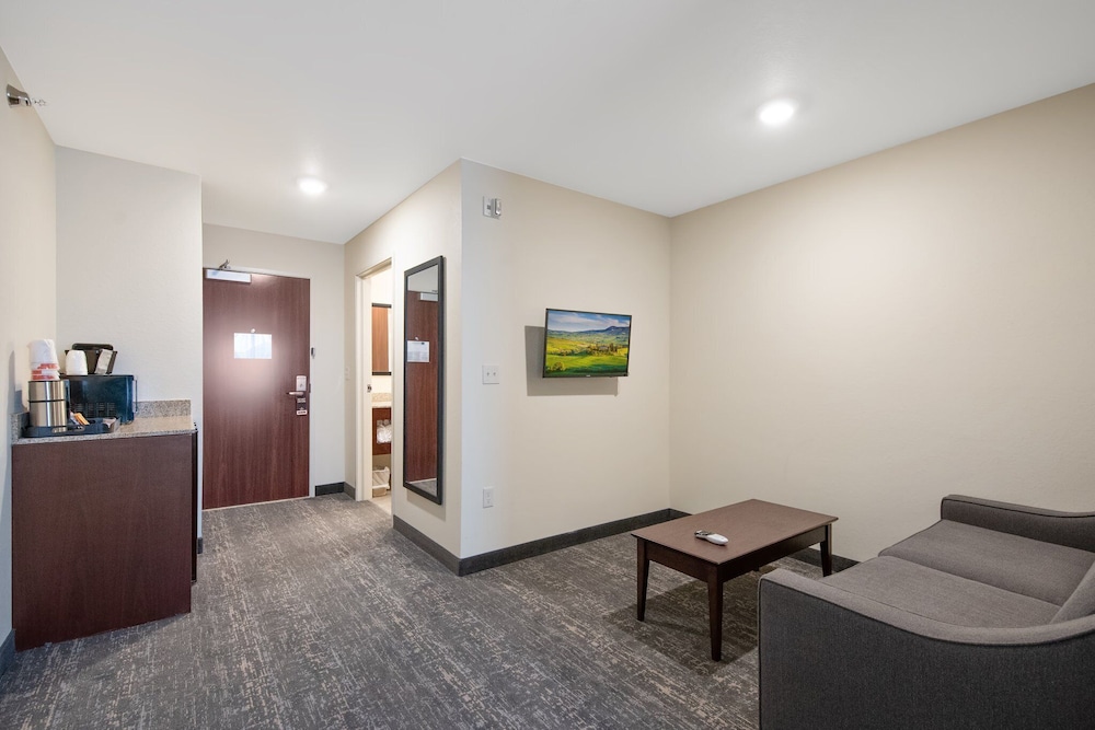 Cobblestone Hotel & Suites Two Rivers - photo 17