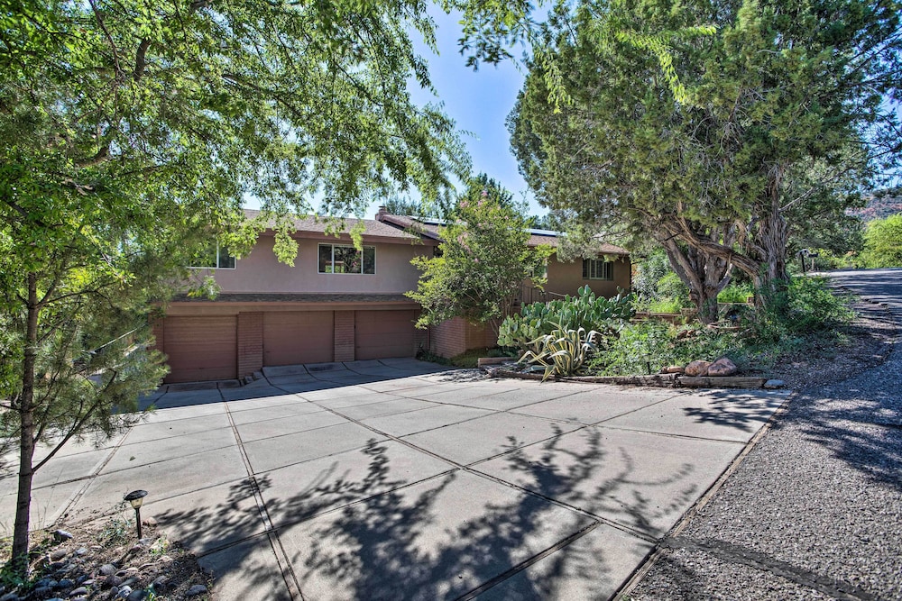Swim Spa & Private Tavern: Sedona Hideaway - photo 24