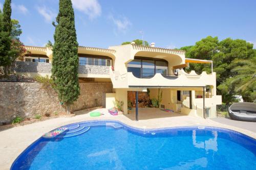 Cui Bono - last minute hotel in Unknown City