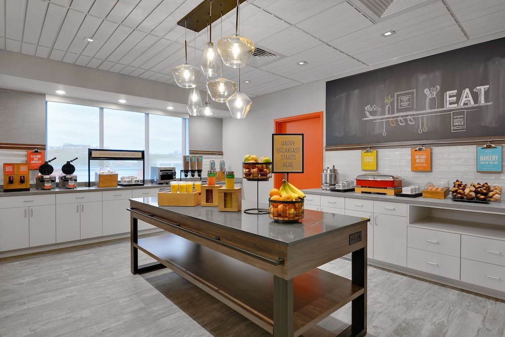 Hampton Inn Salem Boston - photo 34