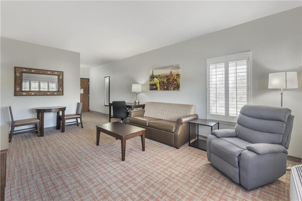 Best Western Plus Fredericksburg - photo 15