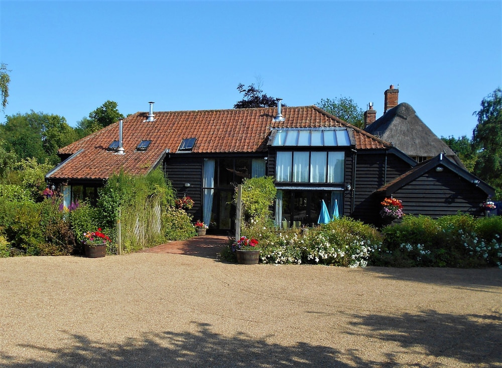 Brundish Suffolk Large 4 bed Barn Stunning in Woodbridge, United Kingdom