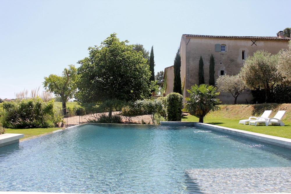 Domaine Faverot — 4-Star Luxury Hotel in Maubec, France
