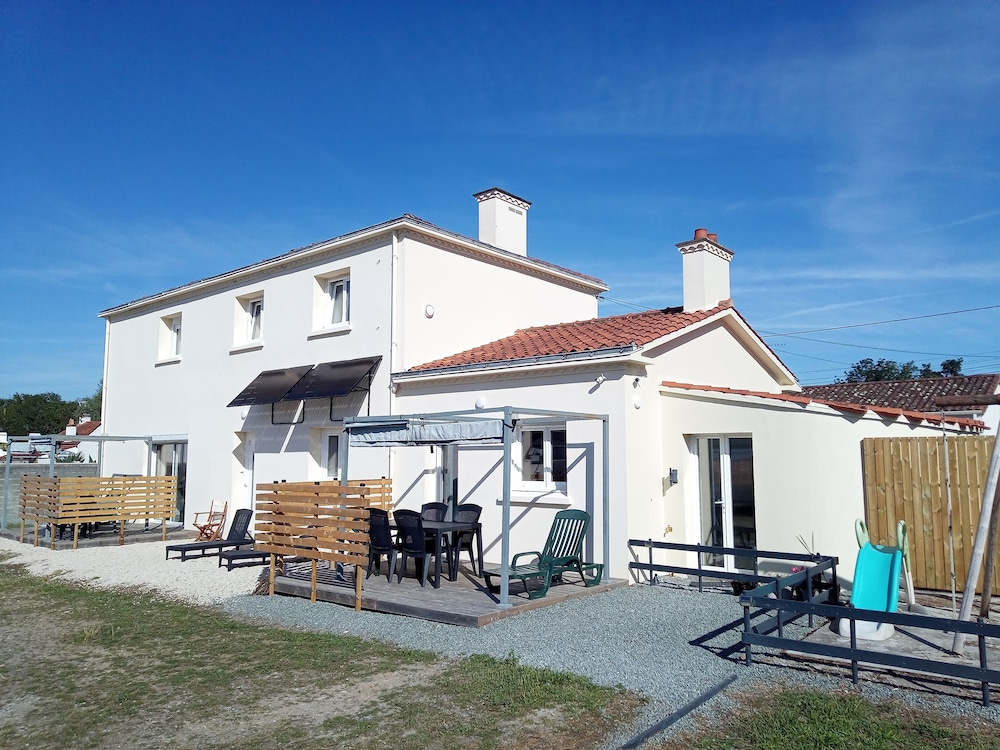 R & C Room and Calm in Challans, France