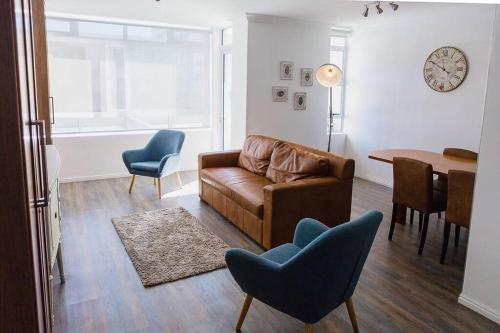 Sea Point 2 Bed Close to Beach and Cafes — 4-Star Luxury Hotel in Cape Town, South Africa