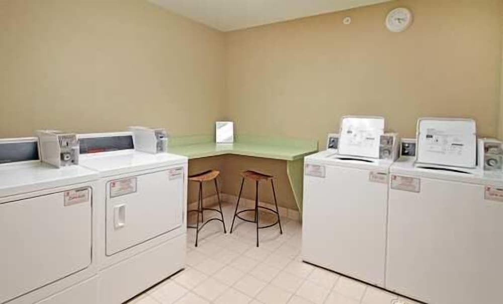 Homewood Suites by Hilton Indianapolis Airport Plainfield - photo 28