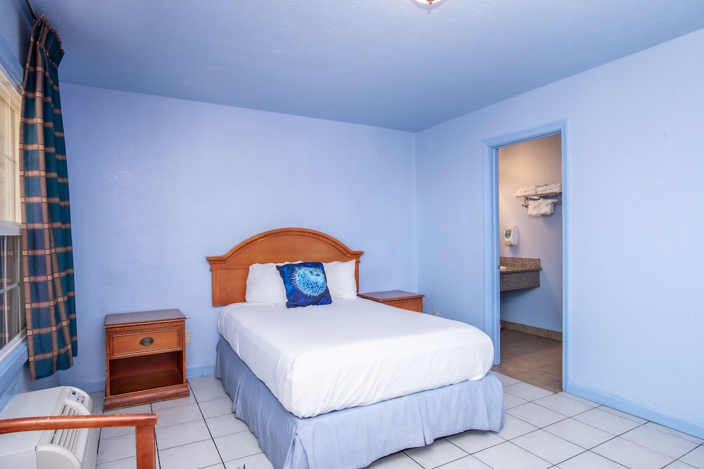 Aqua Breeze Inn - photo 19