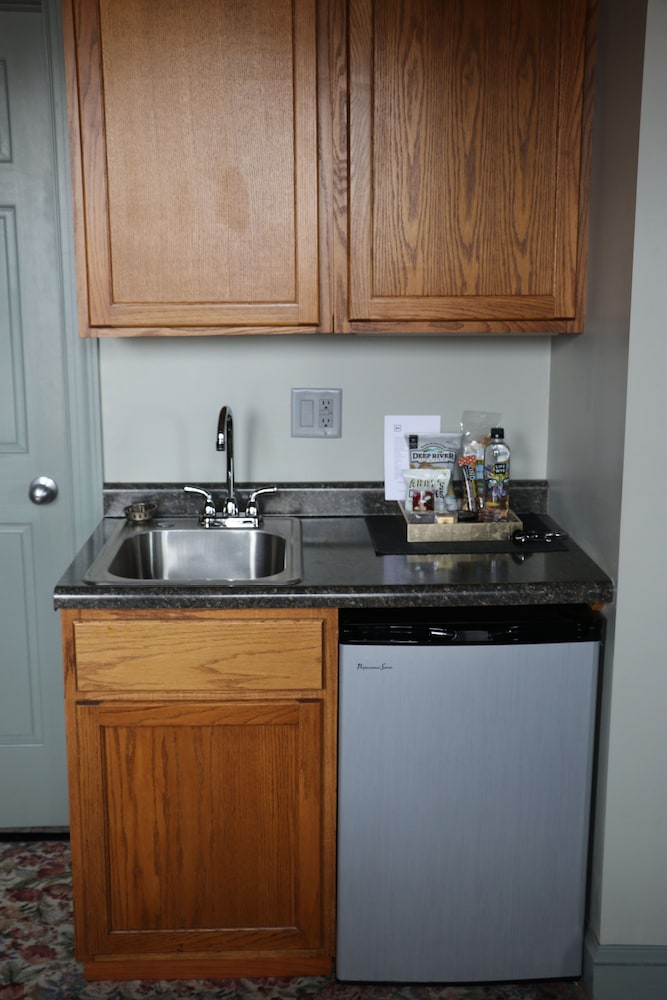 The Black Hawk Hotel - photo 27