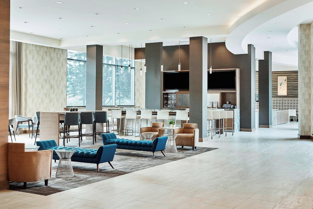 AC Hotel by Marriott Cincinnati at The Banks - photo 3